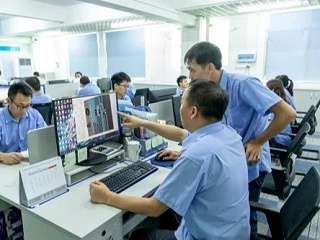 靈科超聲波行業(yè)第一家打造領(lǐng)尖技術(shù)，精密穩(wěn)定超聲波焊接機廠家